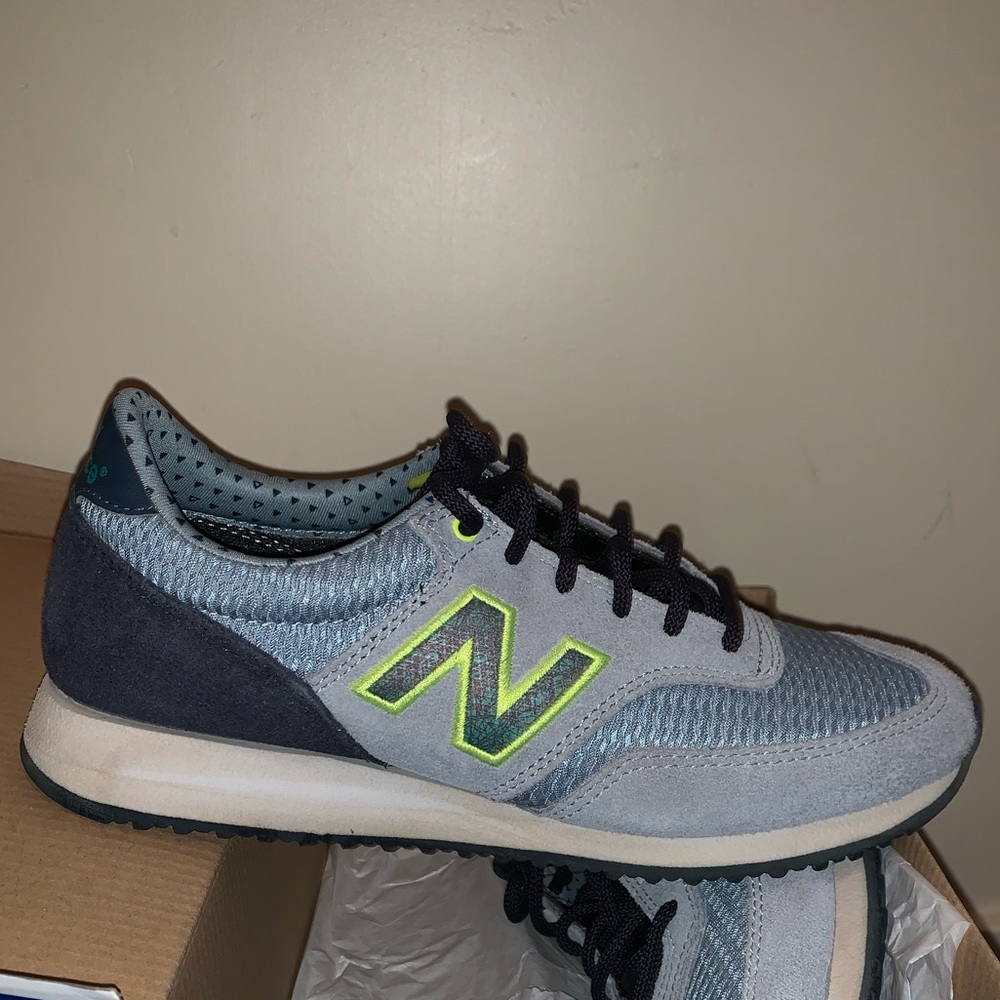 WOMENS NEW BALANCE 620 sneakers